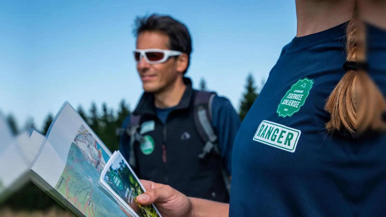 Eine Familienwanderung in die Alpenregion Schliersee. (Foto: Horst Jenicek/ WILDPFADE – Erlebniswerkstatt)