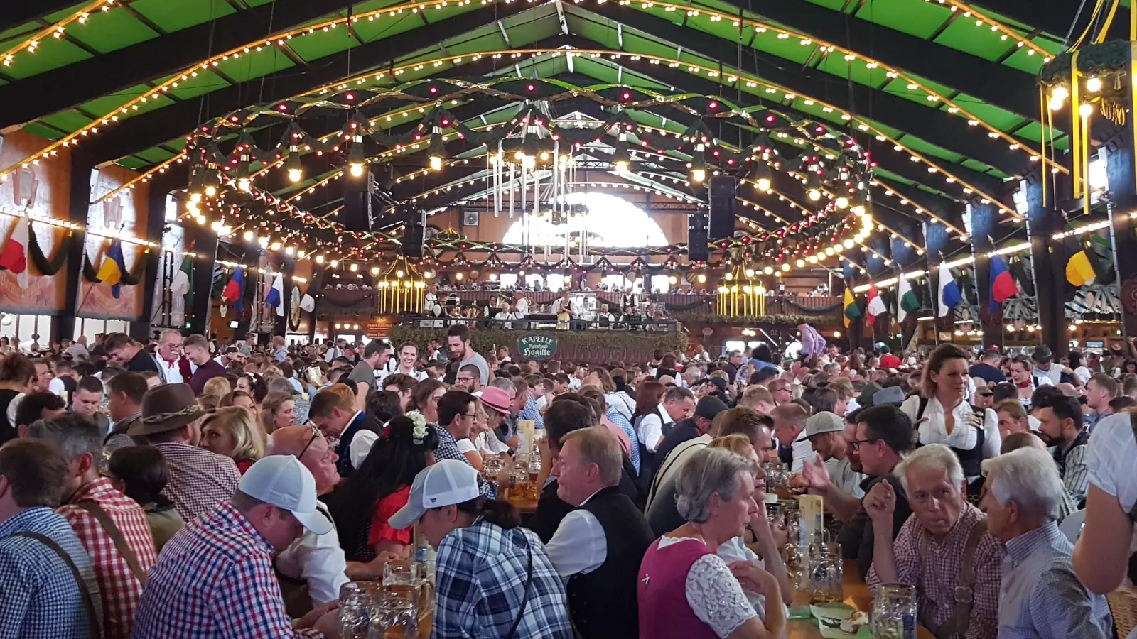 Zur Wiesn-Zeit die Wohnung unterzuvermieten, scheint lukrativ, birgt jedoch einige Fallstricke. (Symbolbild: std)