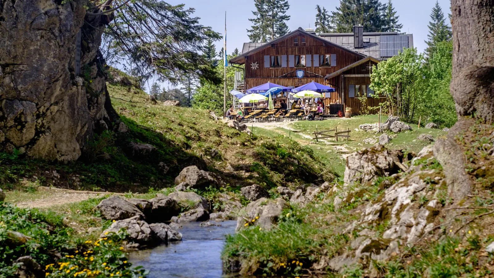 An der Tutzinger Hütte wird zu einem Berggottesdienst eingeladen. (Foto: Thomas Jauernig)