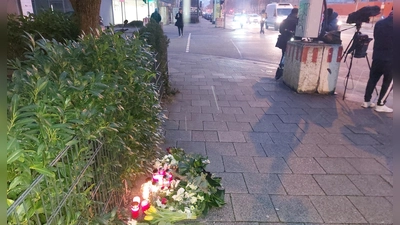 Der Tatort an der Ecke Seidlstraße/Karlstraße am Morgen nach dem Anschlag vom 13. Februar 2025. (Archivbild: bas)