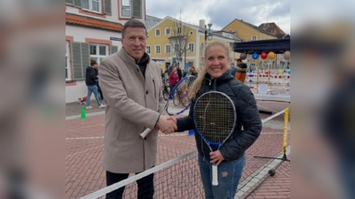 OB Max Gotz und Weltmeisterin Anette Zweck lieferten sich einen Schlagabtausch auf dem Kleinfeld. (Foto: Zweck)