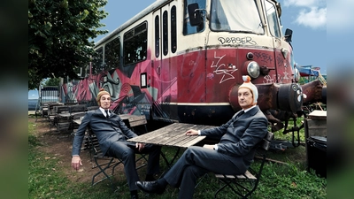 Das preisgekrönte Duo Ulan &amp; Bator präsentiert sein Programm „UNDSINN“ in Oberhaching. (Foto: Sebastian Rüger)