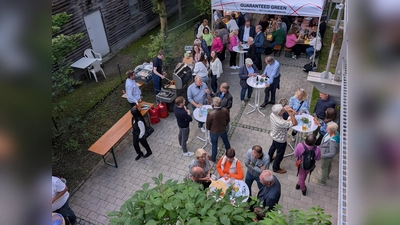 Sommergrillfest - in entspannter Atmosphäre essen, trinken und netzwerken. (Foto: Gemeinde)