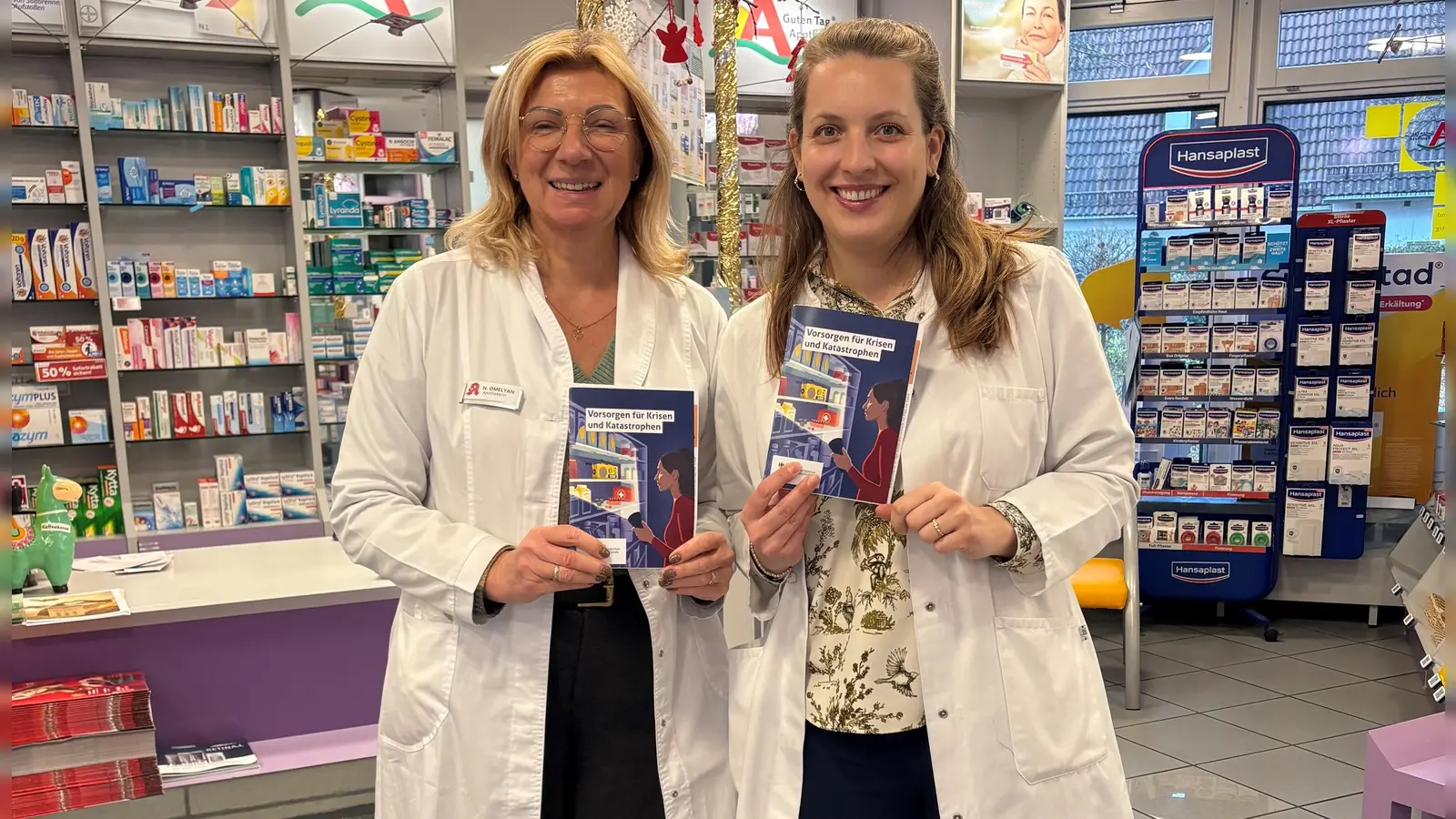 Die Broschüre „Vorsorgen für Krisen und Katastrophen” des Bundesamtes für Bevölkerungsschutz und Katastrophenhilfe ist in den beiden Apotheken erhältlich.  (Foto: Valerie Brückner)