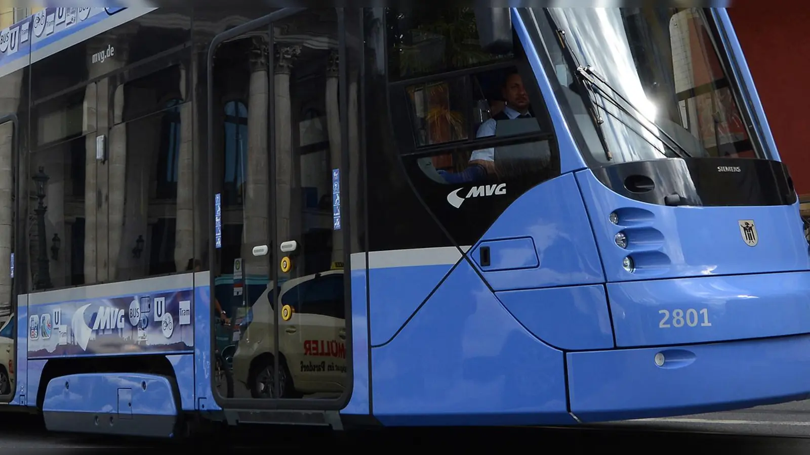 Wegen gesundheitlicher Probleme des Fahrers entgleiste eine Trambahn vor der Haltestelle Schwabinger Tor.  (Symbolbild: Kerstin Groh)