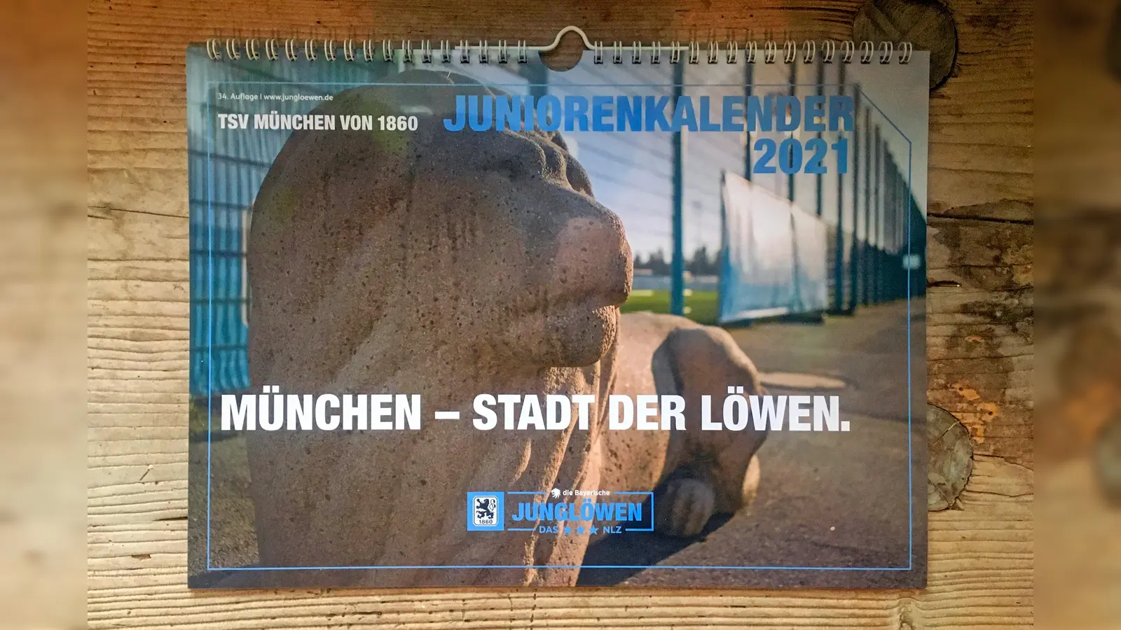 Druckfrisch: Juniorenkalender 2021. (Foto: Alfons Seeler)
