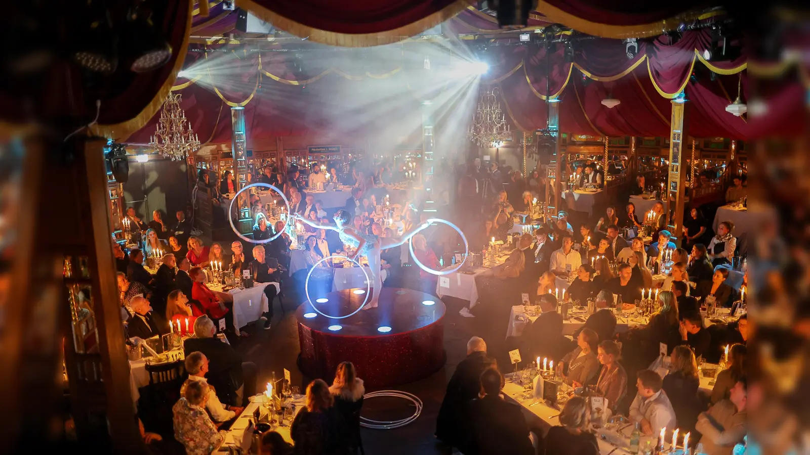 Die Show „Secret Garden“ vereint internationale Spitzenkünstler, die mit ihren einzigartigen Talenten das Publikum in Staunen versetzen. (Foto: teatro events GmbH)