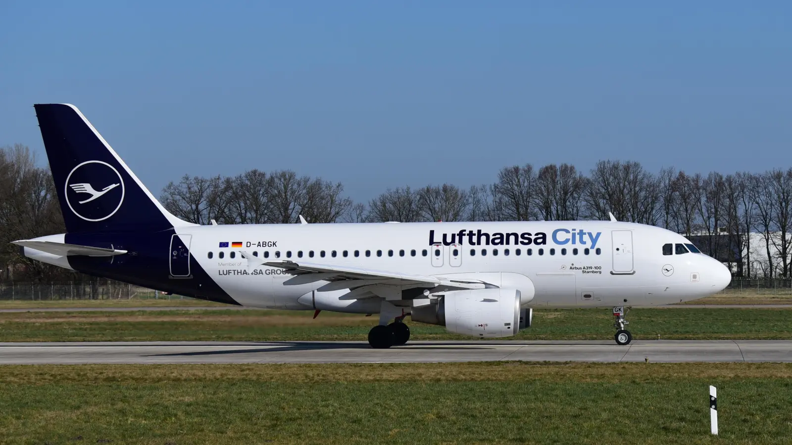 Die aktuelle „Starnberg“, ein Airbus A319 mit dem Kennzeichen D-ABGK, hat ihre Home Base in München und fliegt von dort aus Ziele in ganz Europa an. (Foto: Thomas Schmidt-Blindenhöfer)