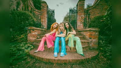 Trousale ist das Trio Quinn D’Andrea, Georgia Greene und Lauren Jones. (Foto: Tessa Harri Carroll)