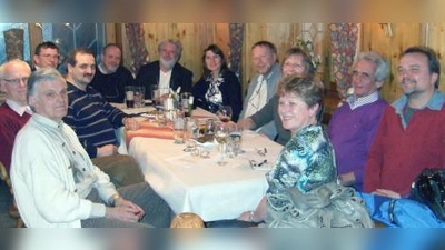 „Viele Dinge lassen sich am besten ortsübergreifend lösen.“ Auf Einladung der SPD Planegg diskutierten die Ortsverbände von Gräfelfing, Planegg, Krailling, Gauting, Neuried und die BA-Fraktionen aus Pasing, Fürstenried und Hadern regionale Verkehrsprobleme. (Foto: pi)