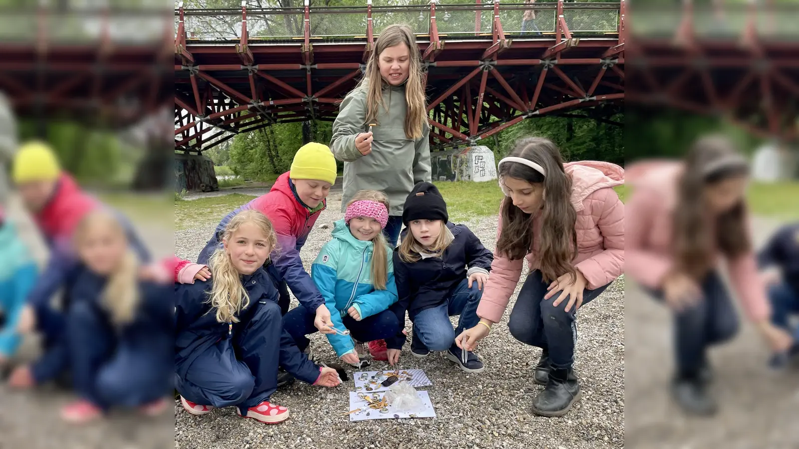 Müllsammeln an der Isar: Die Klasse 4c der Werdenfelsschule war im Mai eine der ersten Klassen, die zur Exkursion des Baureferats kam.  (Foto: Gliesche)