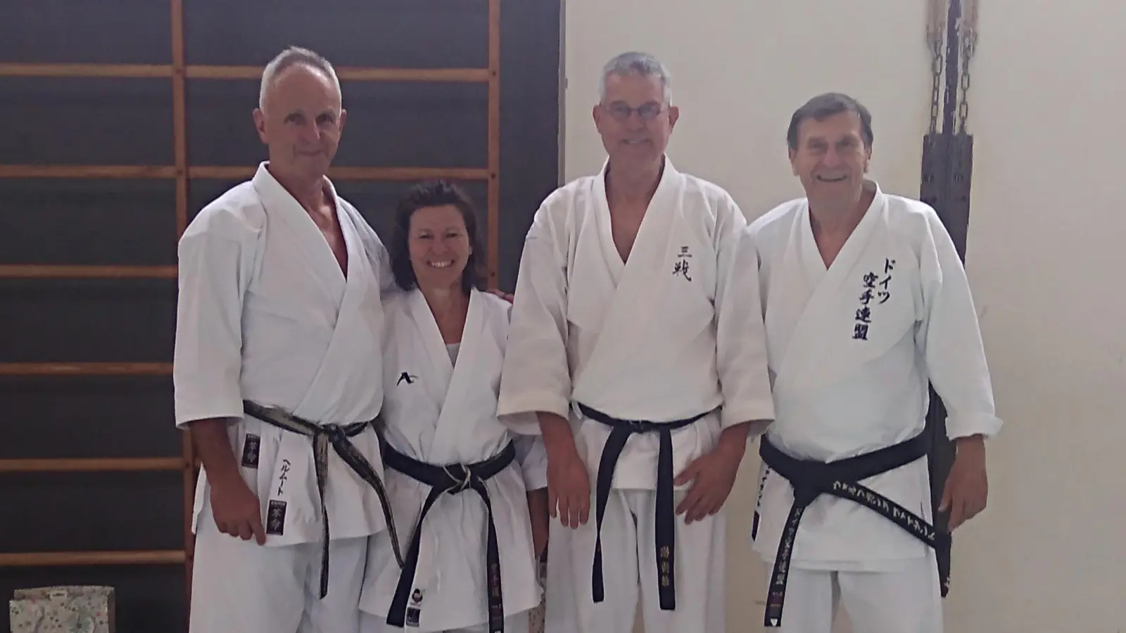 Trafen sich zum Lehrgang (v.l.): Helmut Körber (8. Dan), Anja Kaufmann (5. Dan), Uwe Riedemann (5. Dan ) und Wolfgang Weigert ( 8. Dan). (Foto: 1. Budo-Verein Herrsching e.V.)