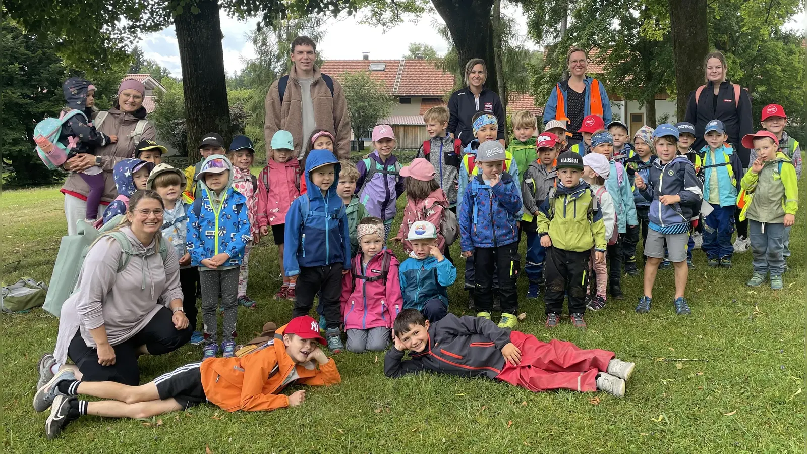 Bei einer Schnitzeljagd lernten die Kinder Waldregeln kennen. (Foto: Kita)
