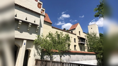 Die Burg Grünwald stammt aus dem Mittelalter und beherbergt ein spannendes Museum für die ganze Familie. Für die Turmbesteigung braucht es allerdings Kondition. (Foto: hw)