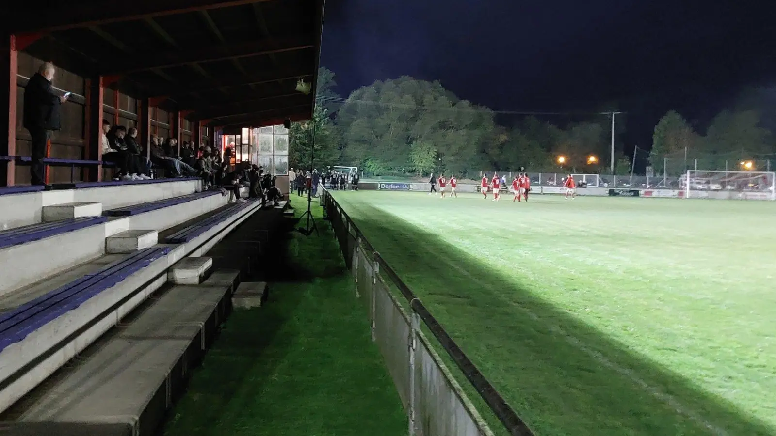 Die Sport- und Schützenvereine im Landkreis Erding (hier exemplarisch das Sportzentrum Taufkirchen/Vils) erhalten insgesamt 394.967,20 Euro Vereinspauschale. (Foto: bas)