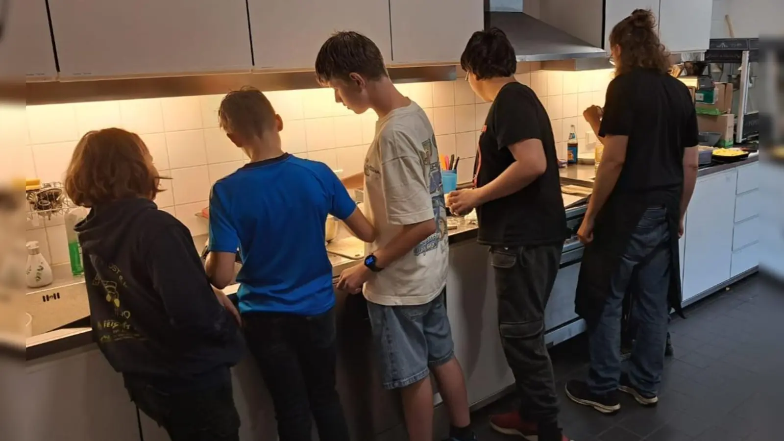 Mitkochen können Jungs ab der 5. Klasse - kostenlos und ohne Anmeldung. (Foto: Echo e.V.)
