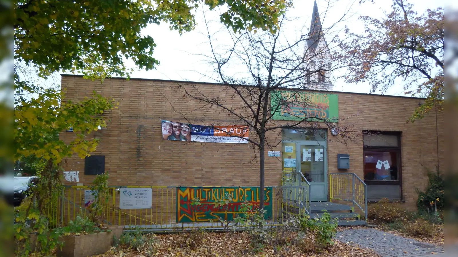 Das Gebäude des Multikulturelle Jugendzentrums (MKJZ) in der Westendstraße wird noch in diesem Jahr abgerissen, um einem Neubau Platz zu schaffen.  (Foto: Beatrix Köber)