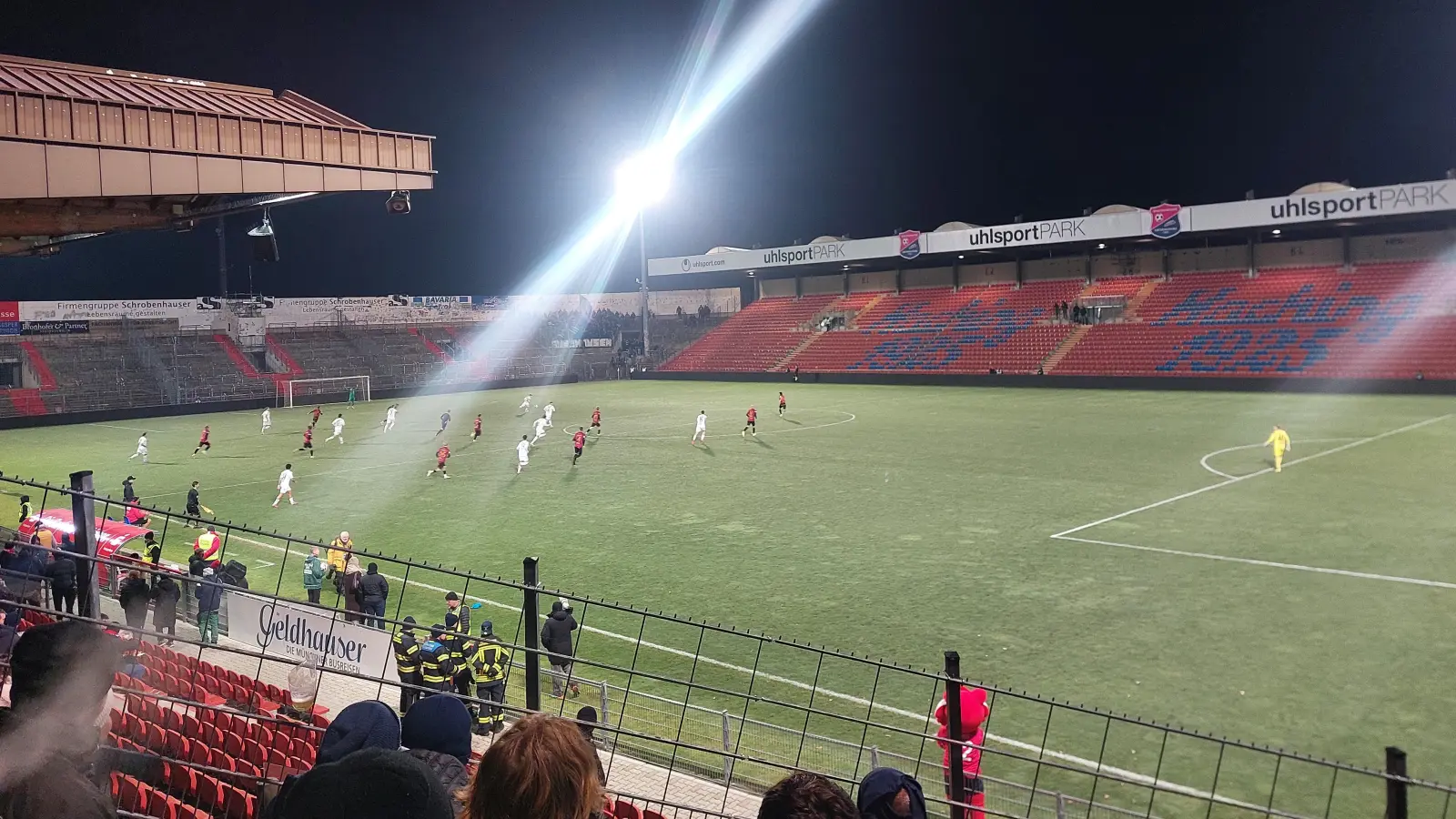 Große Dramatik im Sportpark Unterhaching: Die SpVgg hatte gegen Wacker Burghausen im Elfmeterschießen das Nachsehen. (Foto: bas)