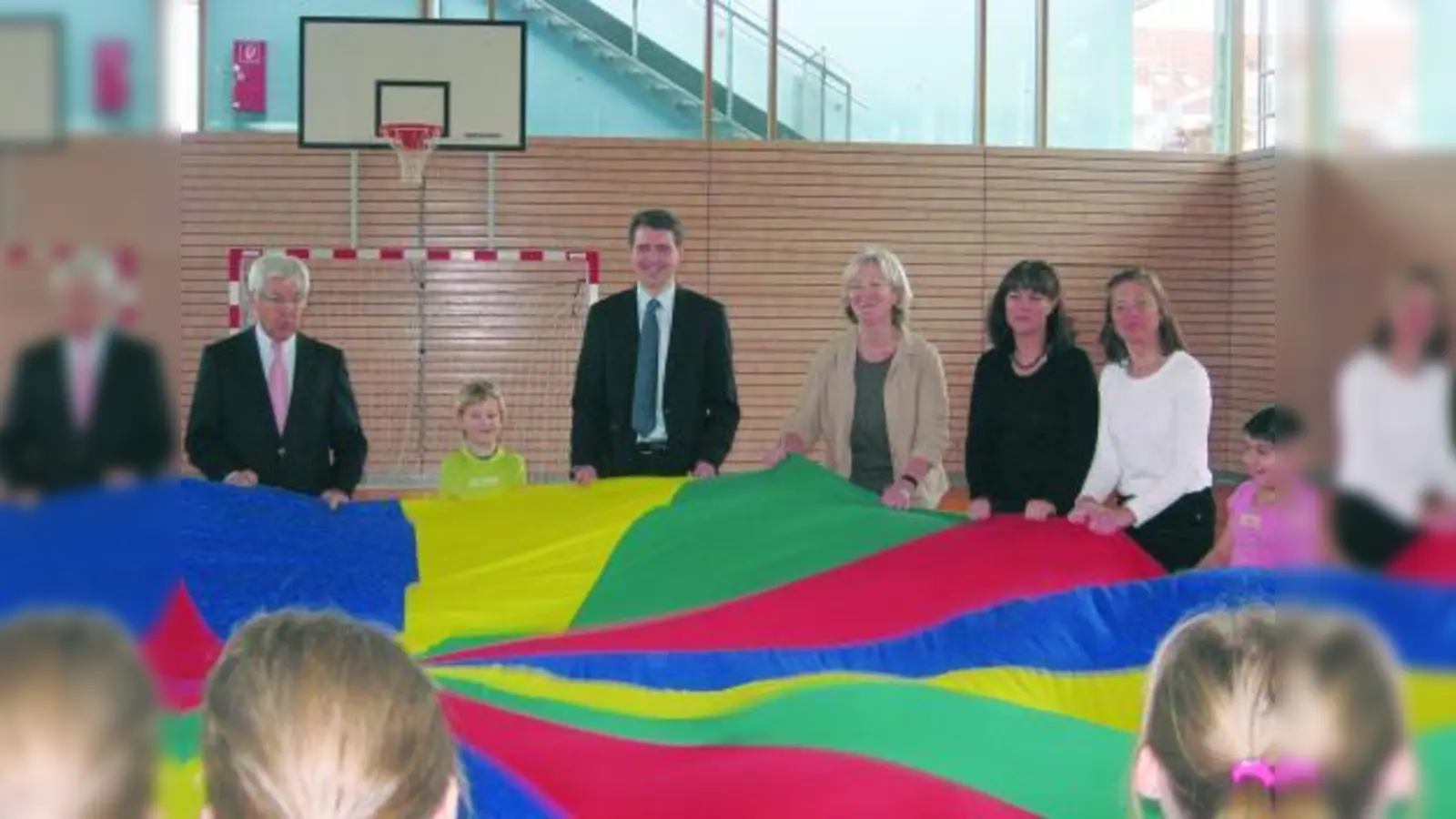 Zusammen mit dem Lions Club Germering lernen die Kinder spielerisch, wie schön es ist, gesund zu leben. (Foto: pi)