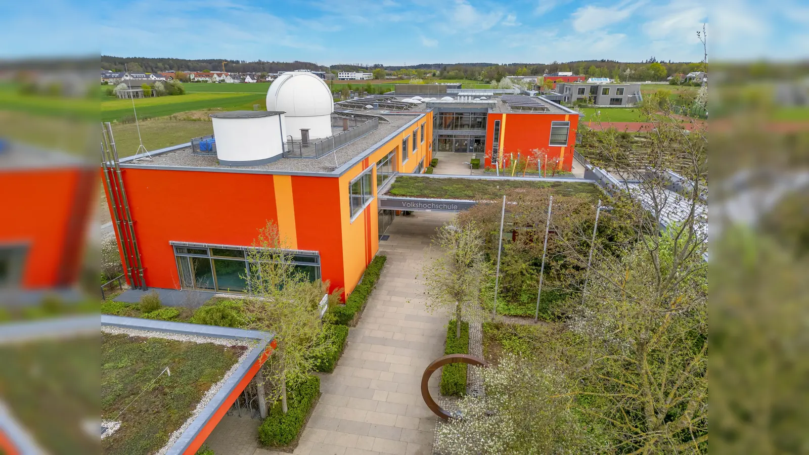 Die Volkshochschule. (Foto: Chr. Mühlbauer)