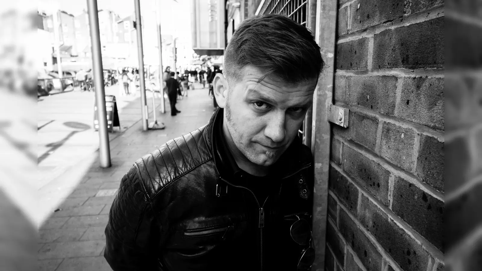 Der in der Schweiz lebende Bosnier Mario Batkovic bewegt sich zwischen Pop und Experiment. (Foto: Hollin Jones)