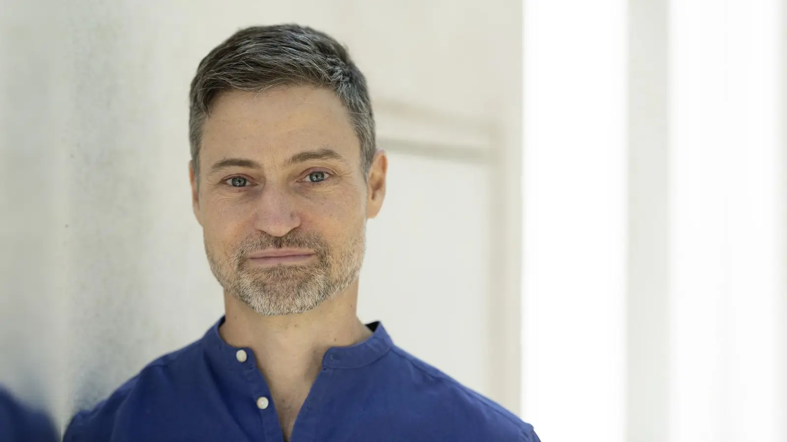 Meron Mendel (*1976) wuchs in einem Kibbuz auf, studierte in Haifa und in München Pädagodik und Jüdische Geschichte, promovierte in Frankfurt und ist heute Professor für Soziale Arbeit und Leiter der Bildungsstätte Anne Frank. (Foto: Ali Ghandtschi)