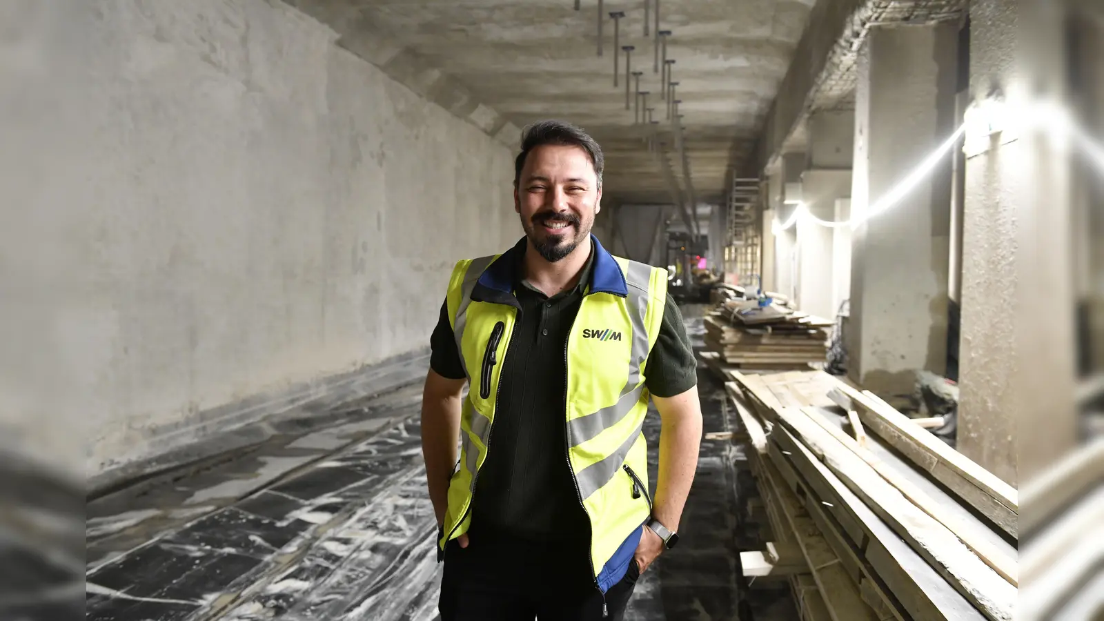 Mehmet Dönmez leitet die Sanierung des U-Bahnhofs Poccistraße. (Foto: MVG)