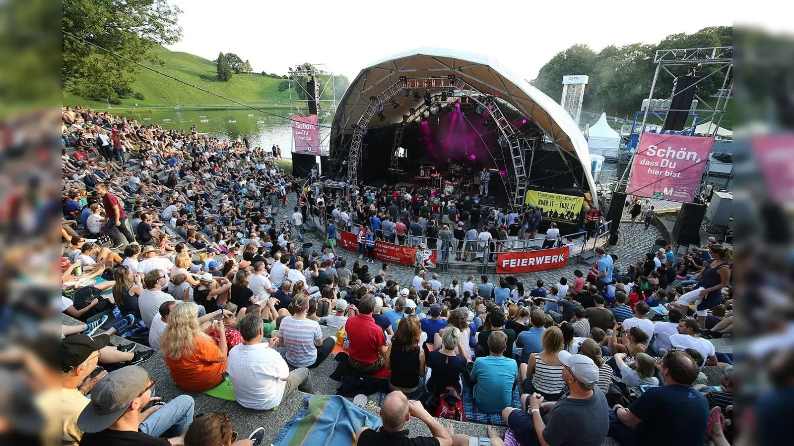 Das Theatron-Festival in München lockt jährlich mehr als 100.000 Besucher an. Das beste: Der Eintritt ist frei. (Foto: H-stt, H-stt, CC BY-SA 4.0)
