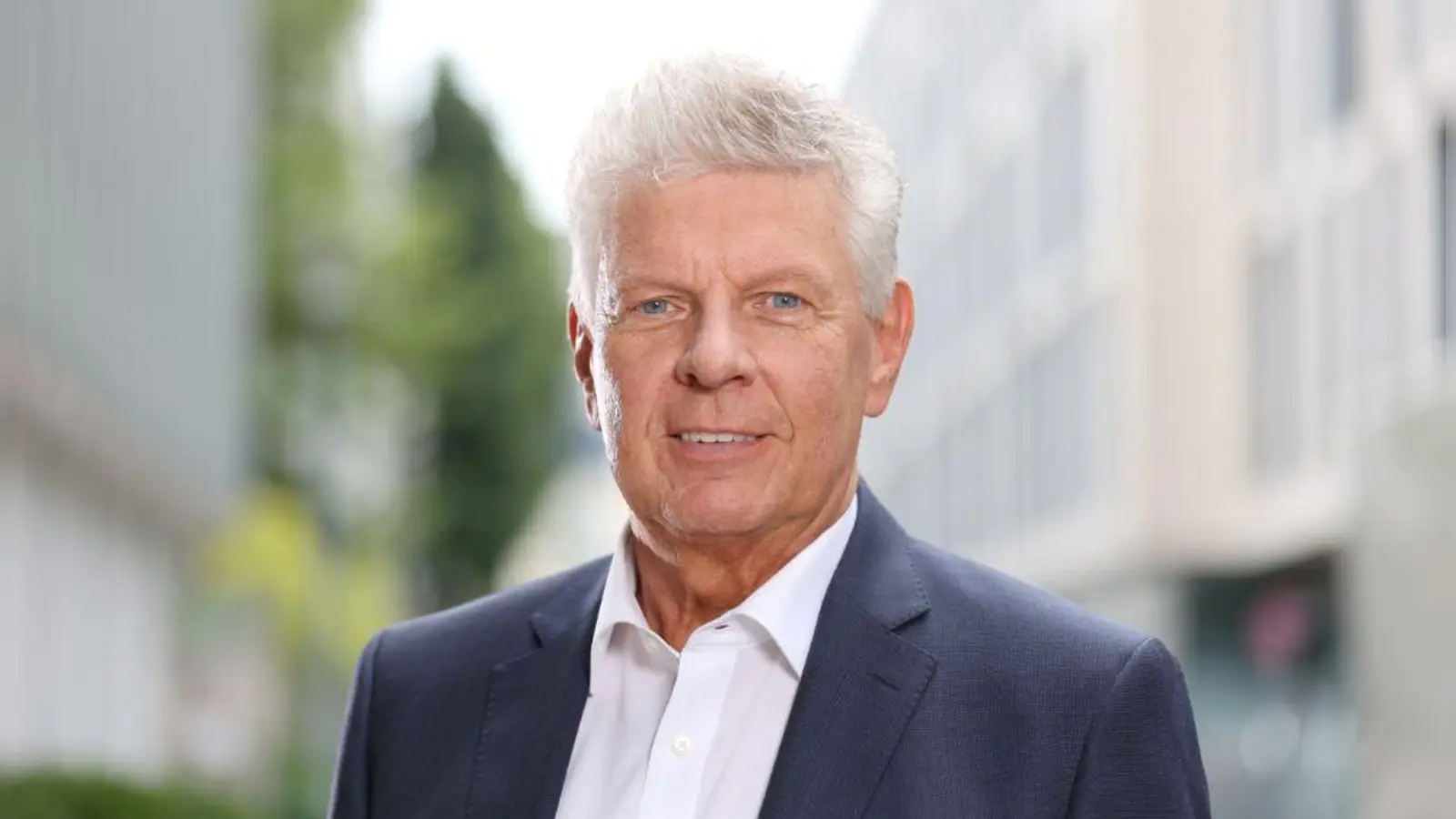 Oberbürgermeister Dieter Reiter beantwortet am 30. Oktober die Fragen der Bürger im Stadtbezirk Schwabing-West.  (Foto: Michael Nagy/ Presseamt )