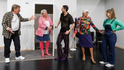 Das Harthauser Dorftheater bringt heuer die Komödie „Der Liebe wegen“ auf die Bühne. (Foto: Harthauser Dorftheater)