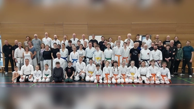 Die Referenten und Teilnehmenden freuten sich über einen gelungenen Lehrgang. (Foto: Budo-Verein)