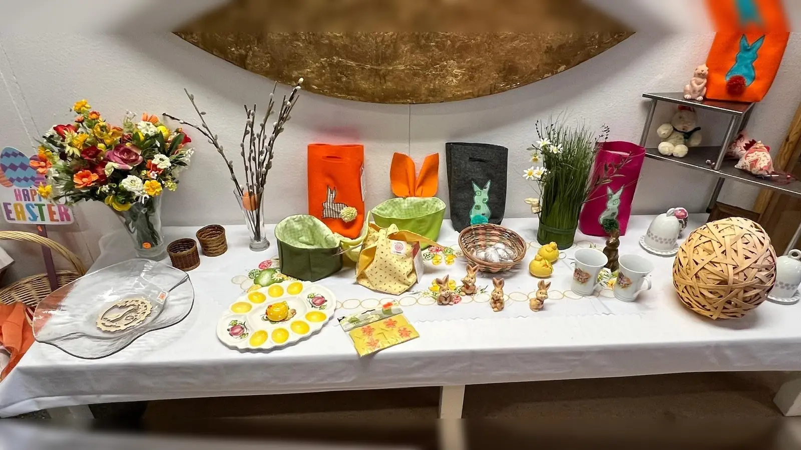 In der ersten Osterferienwoche werde die Oster-Dekoartikel in der Klawotte um die Hälfte reduziert.  (Foto: AWO)