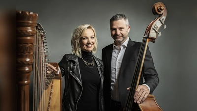 Sie lassen musikalische Funken sprühen: Katrin und Werner Unterlercher. (Foto: Miriam Raneburger)