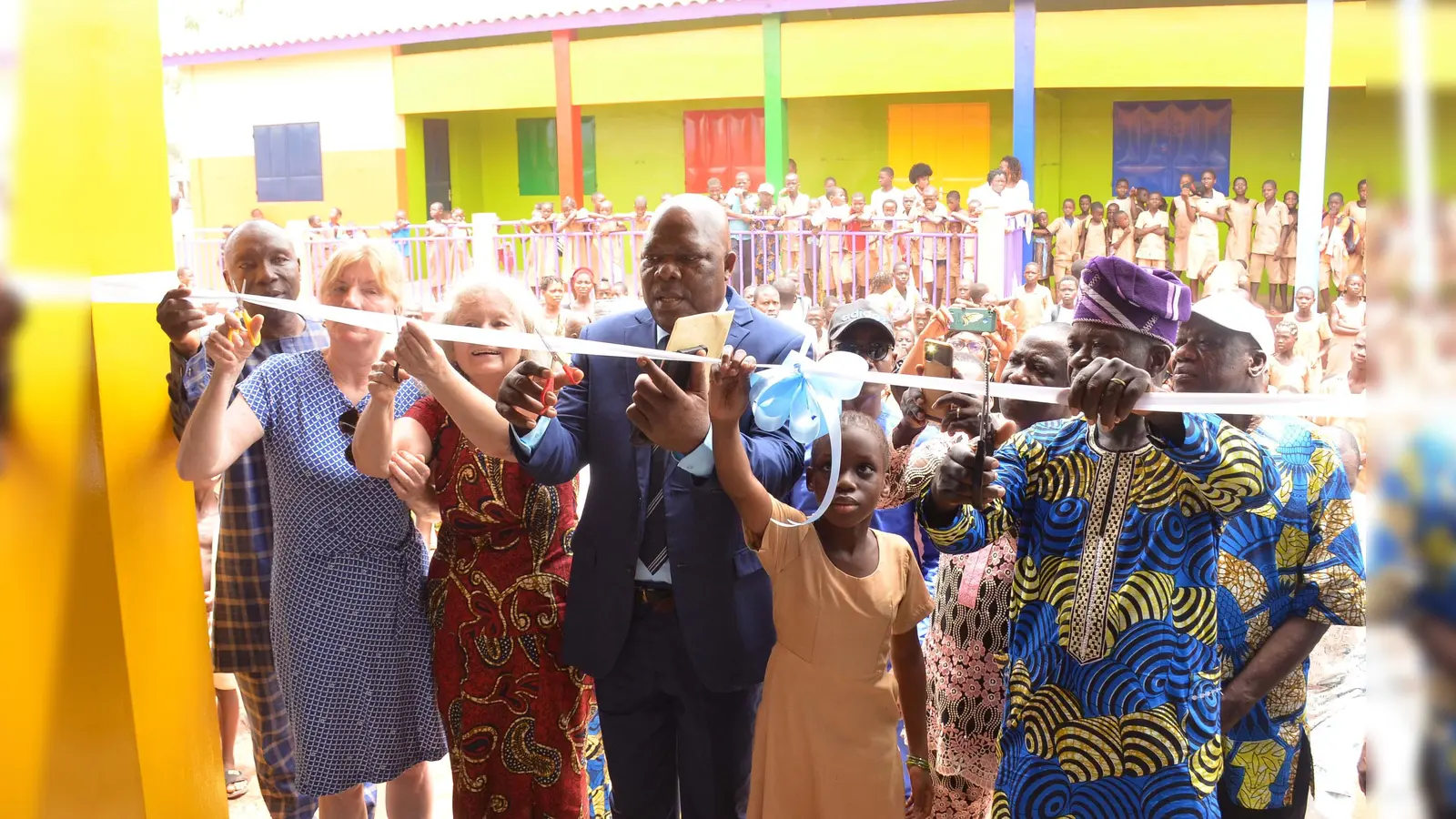 Mit großzügigen Spenden aus dem Landkreis Erding konnte eine Schule in Agonmey, einer Gemeinde in Benin, umfangreich erweitert werden. (Foto: K. Jasica)