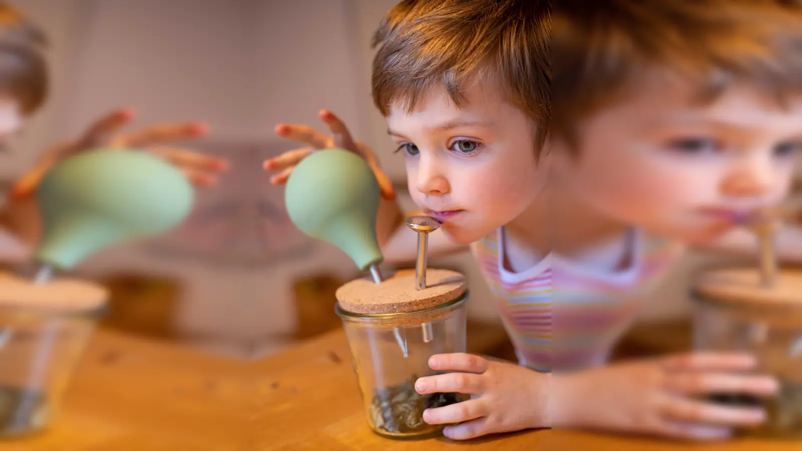Das Kindermuseum lädt auf die Landesgartenschau nach Kirchheim ein: bis zum 25. August dreht sich dort bei „Riech dich schlau” alles um die Nase. (Foto: Kindermuseum)