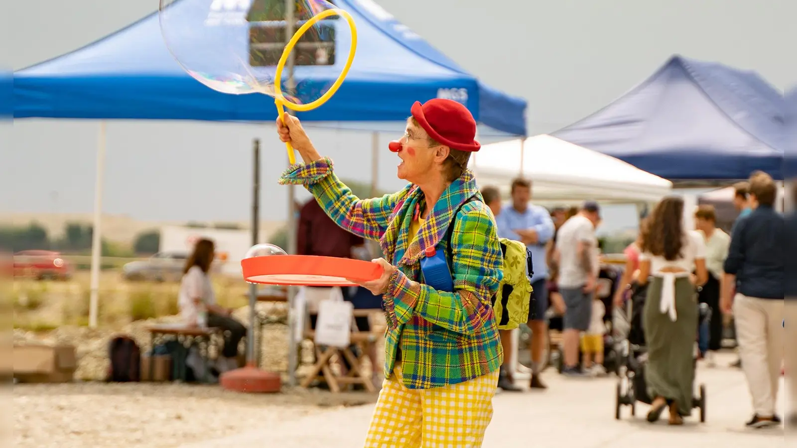 Clownin Lisetta (Lisa Kroner) beim 1. Stadtteilfest Freiham im vergangenen Jahr. (Foto: MGS, Andreas Hantschke)