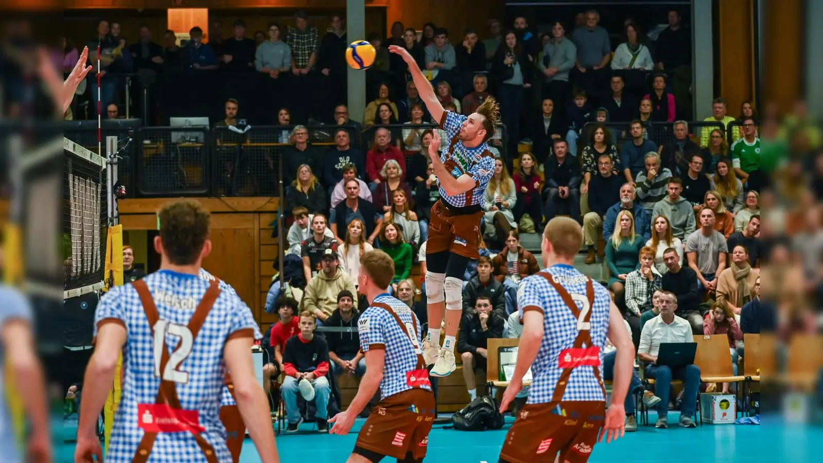 Wer weiß, welchen Verlauf das Spiel genommen hätte, hätten die Herrschinger den sehr knappen ersten Satz für sich entscheiden können.  (Foto: GCDW / Steffen Eirich)
