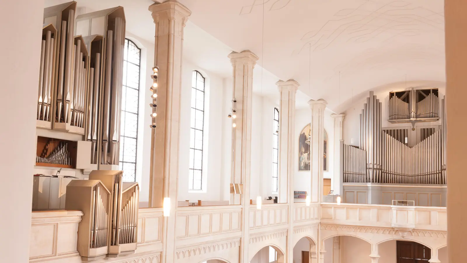 Beide Orgeln erklingen beim Silvesterkonzert in St. Markus.  (F.: Hendrik Ballhausen)