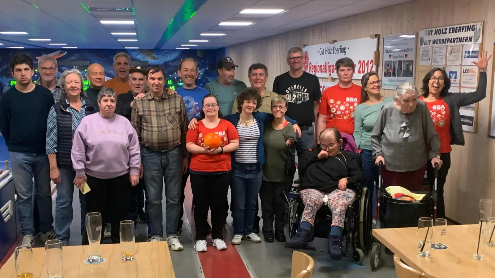 Eine rundum gelungene Veranstaltung war der Kegelabend der Offenen Behindertenarbeit. (Foto: Sanny Schwarz/Caritasverband Weilheim-Schongau e.V.)