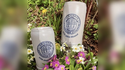 Für die Allacher Festwochen wurde ein spezieller Steinkrug gestaltet. (Foto: Florian Wimmer)