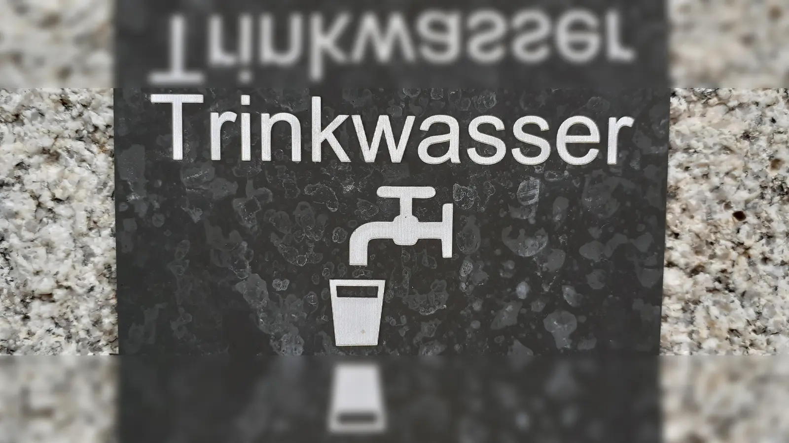Wer dieses Schild sieht, kann sich einer gesunden und kühlen Erfrischung gewiss sein. (Foto: mha)