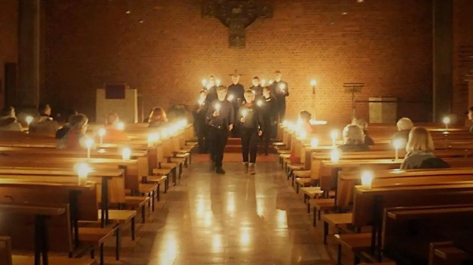 Eine Gregorianik-Andacht kann man in der Offenbarungskirche erleben. (Foto: Mathias Brandstätter)