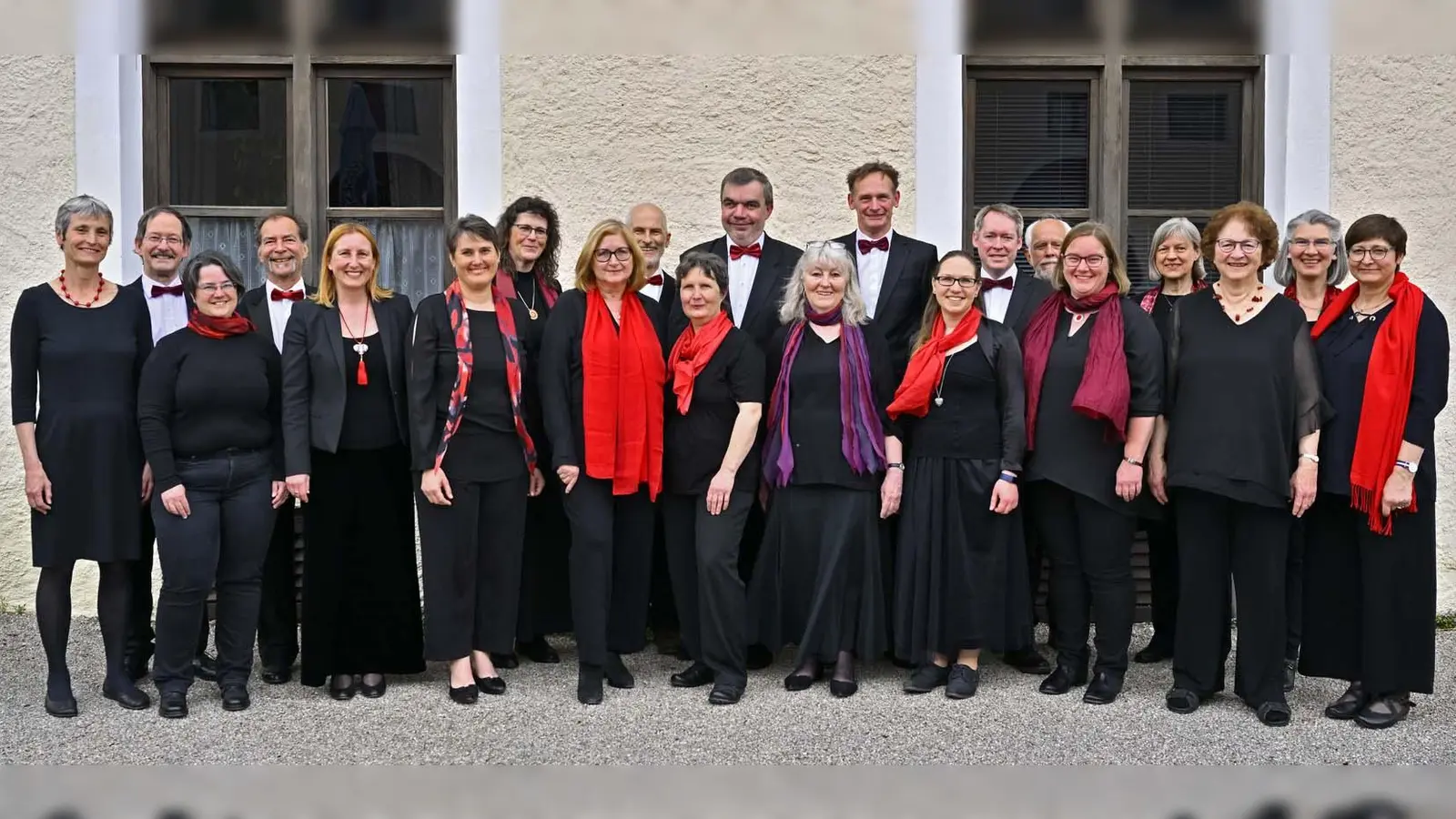 Das Ensemble Carmina Viva München e.V. kommt in den Gemeindesaal von St. Matthäus. (Foto: Marc Kleine-Kleffmann)