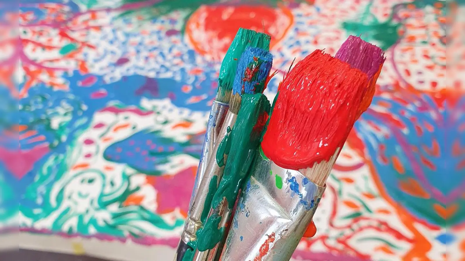 Seiner Kreativität freien Lauf lassen oder einfach einmal etwas Neues ausprobieren – dazu bietet die Kunstwerkstatt der Mohrvilla Gelegenheit für jedermann. (Foto: Mohrvilla)