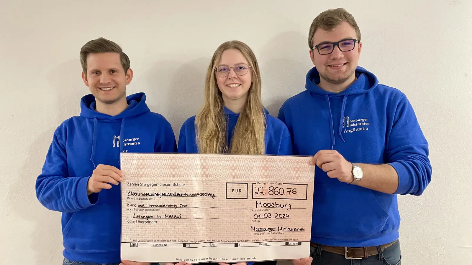 Große Freude herrschte bei den Ministranten über die erfolgreiche Sternsingeraktion. (Foto: M. John)