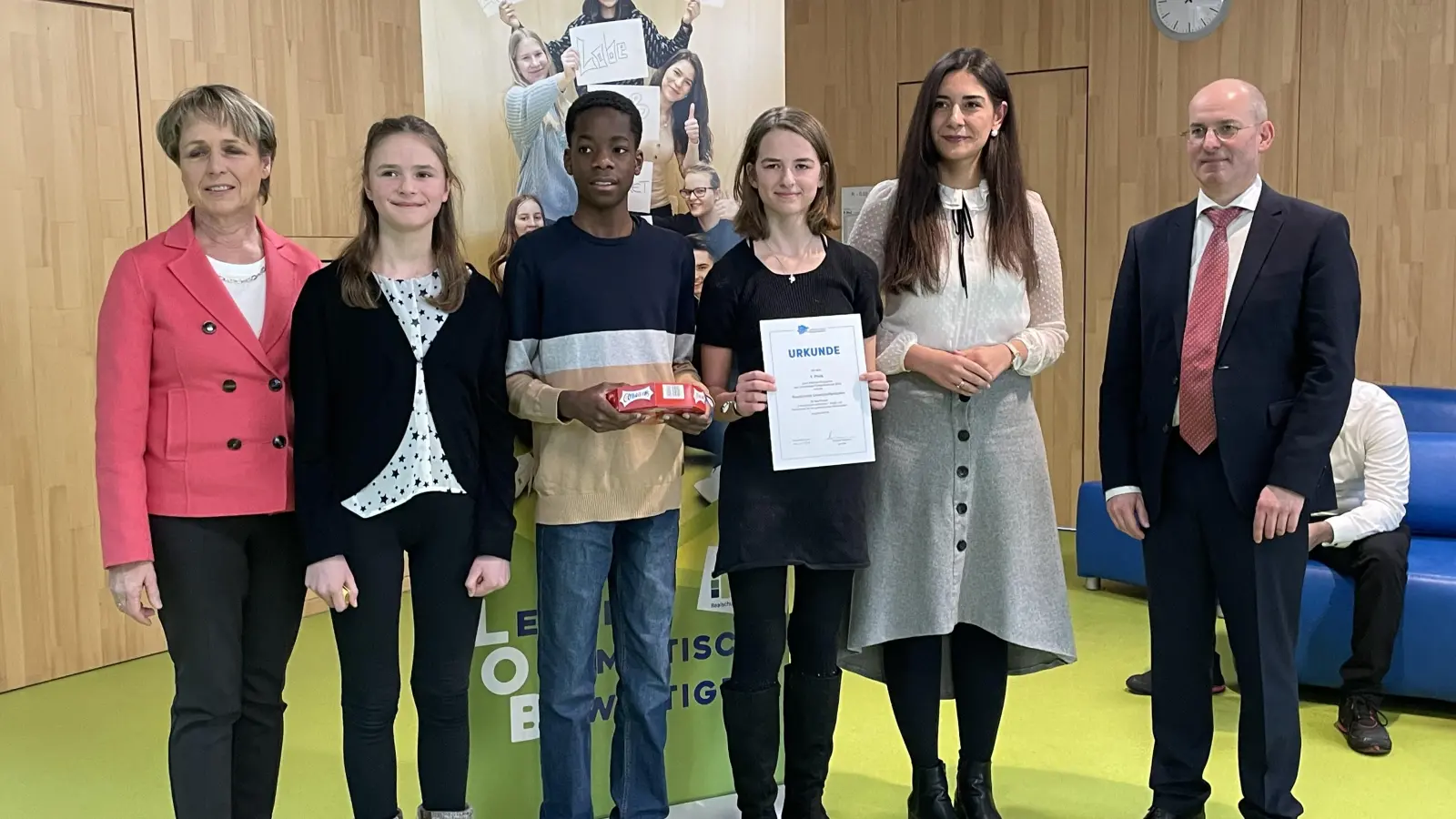 Den ersten Preis haben die Schüler der Realschule Unterpfaffenhofen für ihr Projekt „Generationen verbinden” gewonnen. (Foto: Patrizia Steipe)