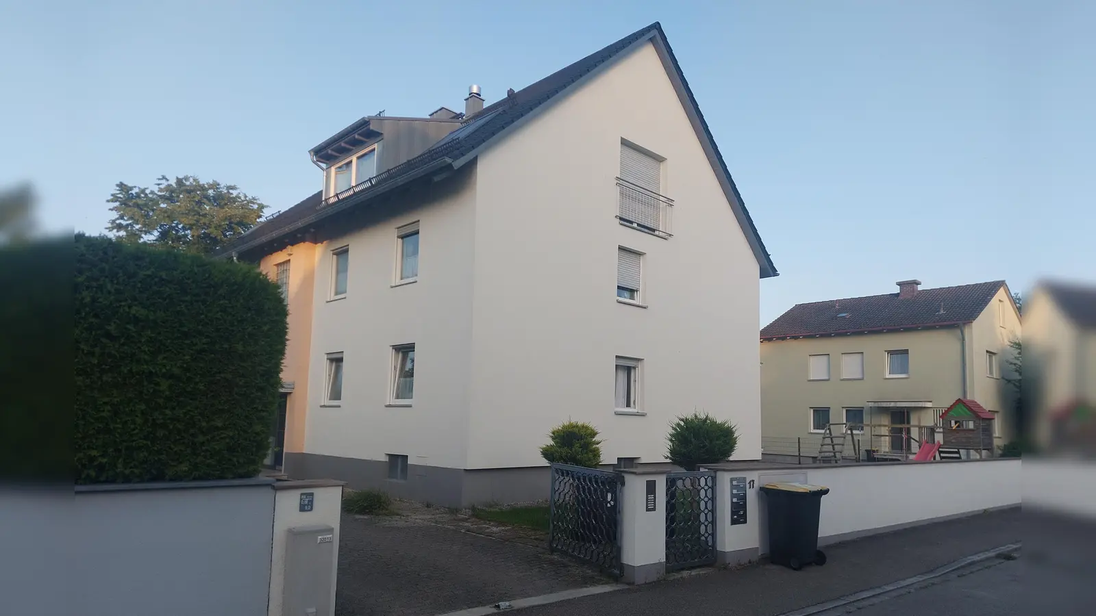 Mietshaus im Münchner Umland: Aktuell werden rund 64 Prozent des Mietwohnungsbestands in Deutschland von Privatpersonen vermietet. (Foto: bas)