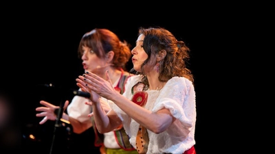 Das Duo „Umgedreht unterwegs” bringt Kindern die Musik anderer Kulturen näher. (Foto: Umgedreht Unterwegs)