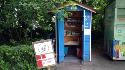 Ein Vorreiter in Bogenhausen: Den Umsonstschrank bei der Nazarethkirche (Ecke Barbarossastraße/Hörselbergstraße) gibt es seit fast fünfeinhalb Jahren. (Archivbild: bas)