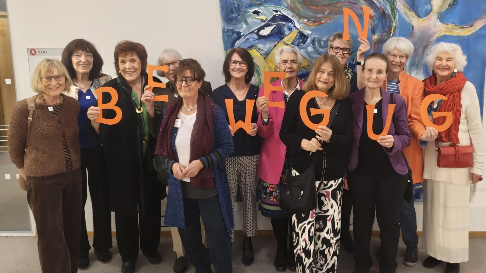 Die Künstlerinnen widmen sich in der Ausstellung Dynamik, Wandel und inneren Prozessen. (Foto: Landratsamt München)